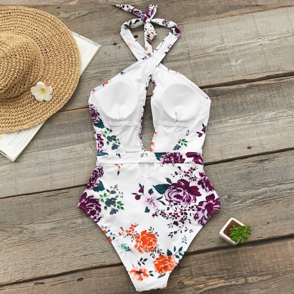 ❤️ White Floral Halter One Piece - Picture 4 of 7